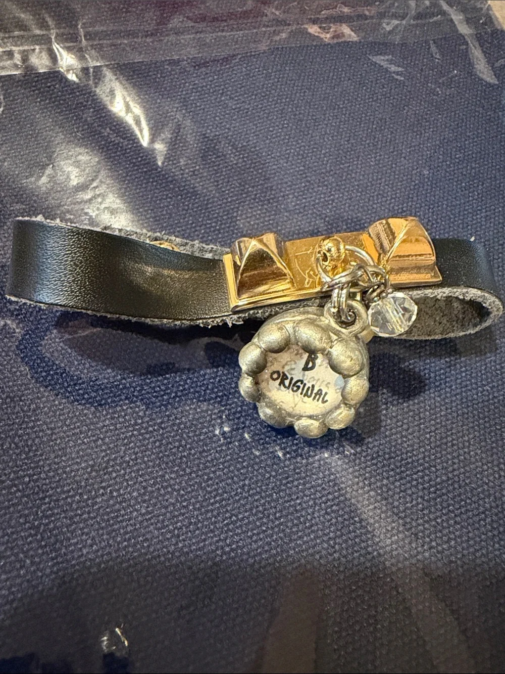 Black Leather Bow Charm Hair Clip